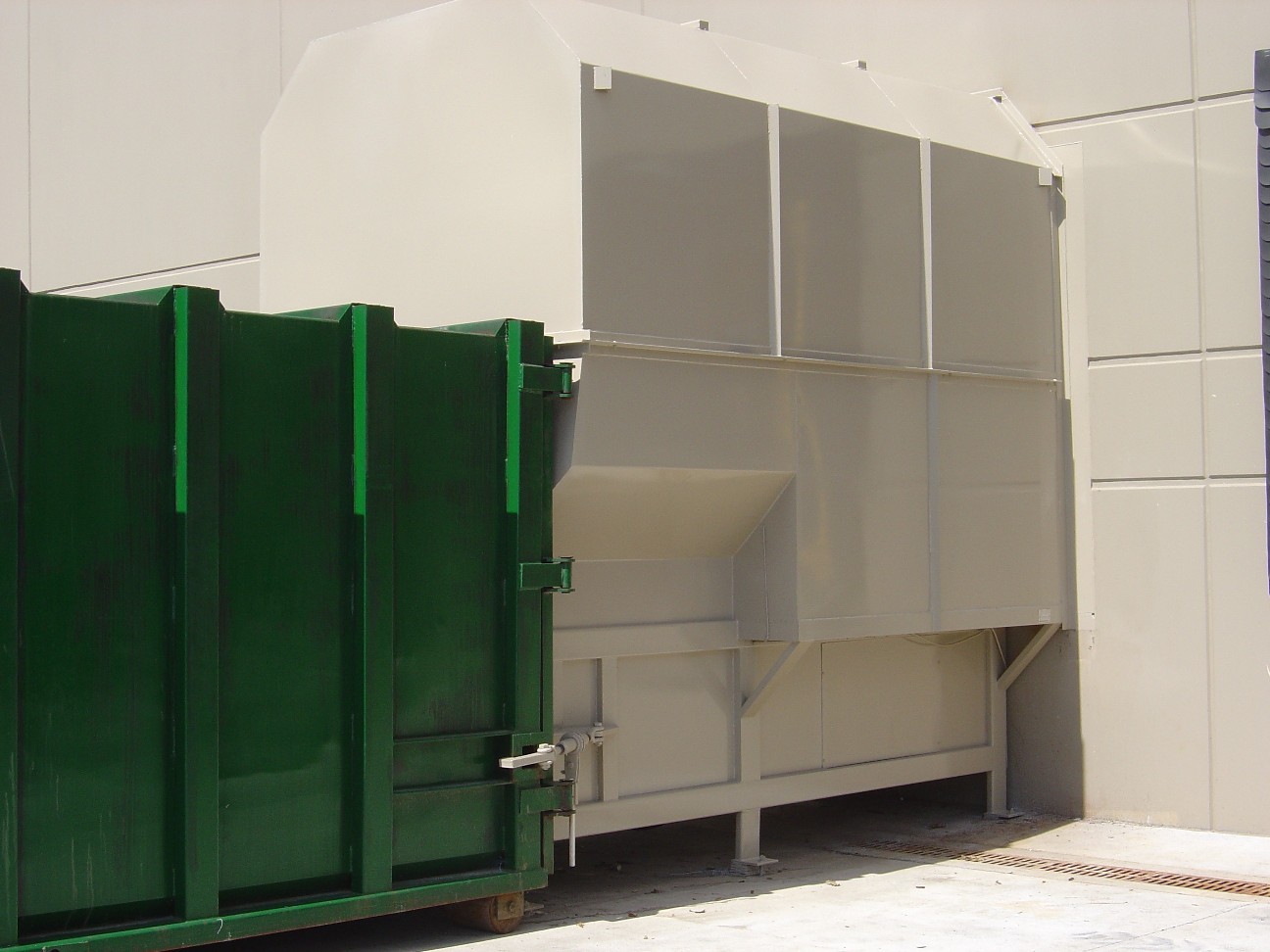 Stationary Compactors Main DO NOT USE